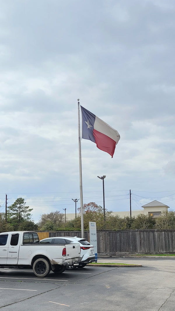 35' x 6'' x .156" 2-piece tapered aluminum commercial flagpole. Windloading at 116 MPH unflagged.