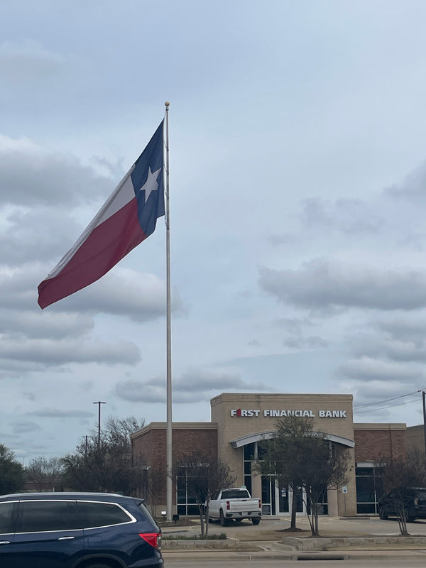 80'x12" satin internal winch. 20'x30' Texas flag.