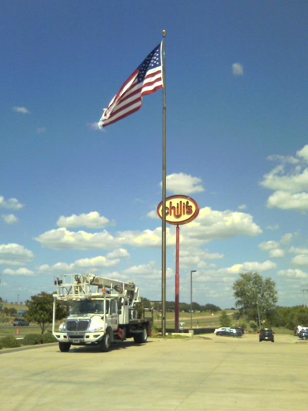 80' x 12" internal winch, bronze anodized. Flying 15' x 25' U.S. flag